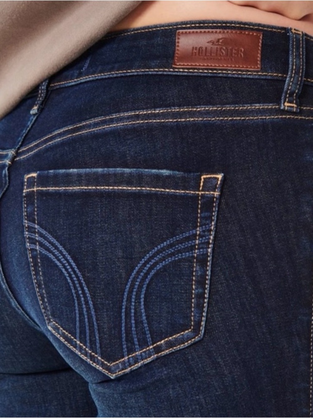 Hollister Women's California Low Rise Bootcut Jeans 3L